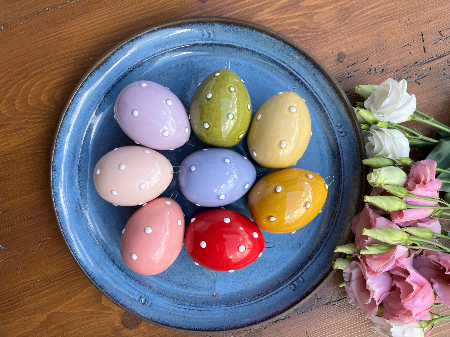 Easter egg with dots